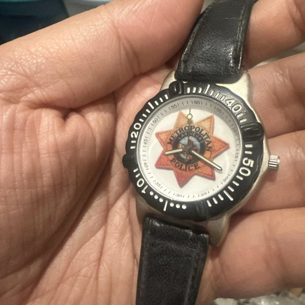 Working Metropolitan Las Vegas Police Unisex Watch New Battery 38.5mm Black Rare